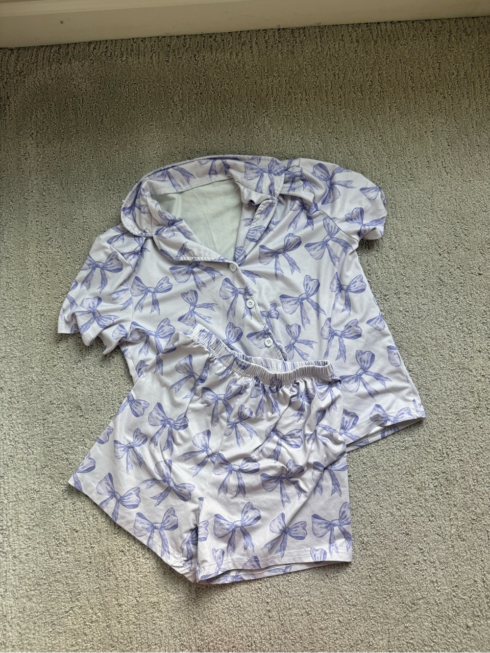 SHEIN White and Lavender Bow-Print Kids Pajama Set